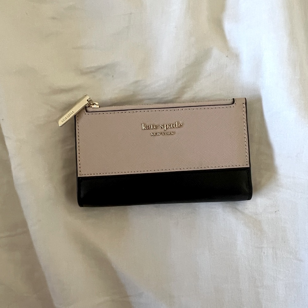 Simple Kate spade wallet